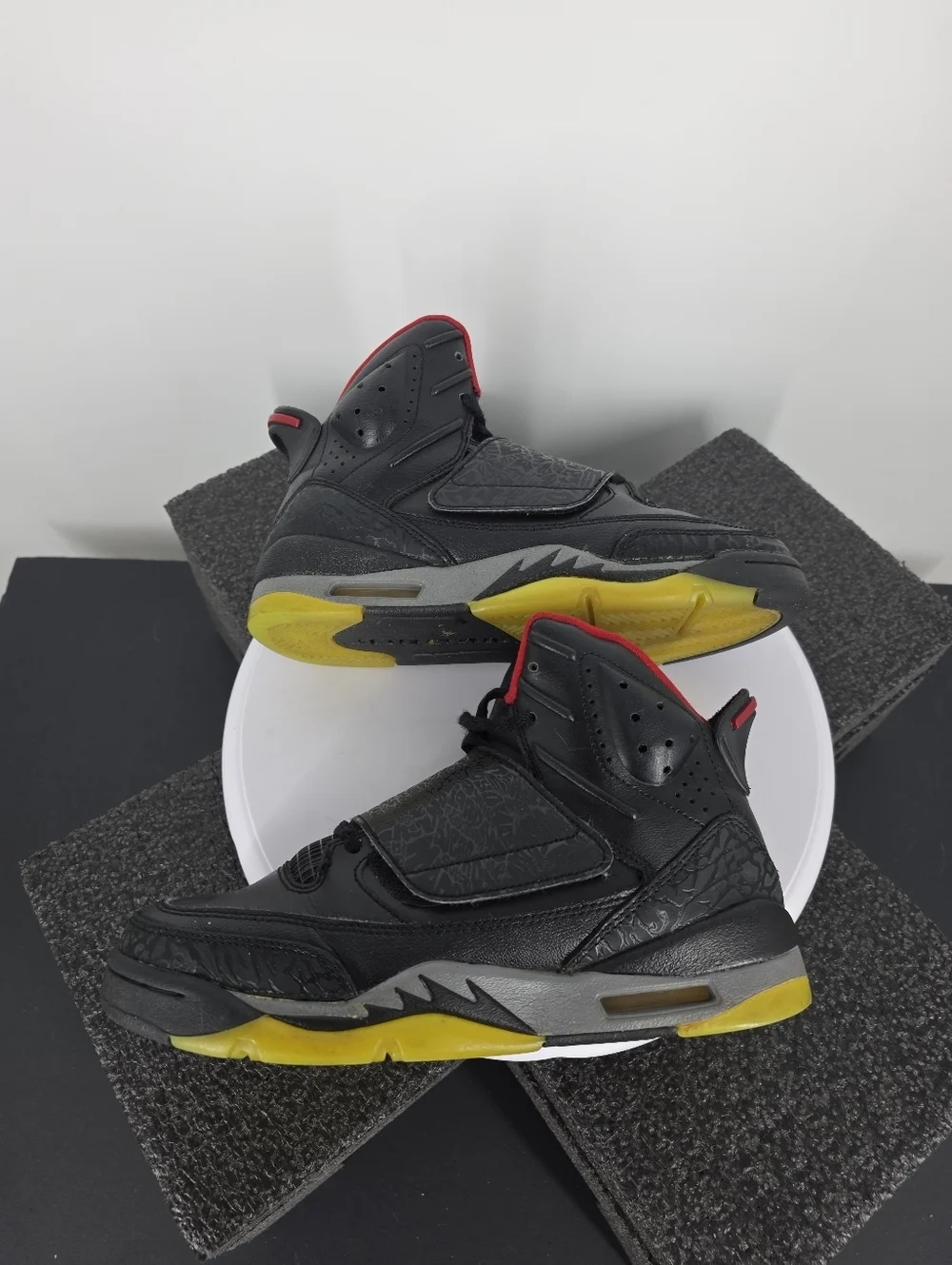 Jordan Son of Mars Bred 2015 GS 5Y 6.5W Black Gym Red 512246-006 Glow Outsole